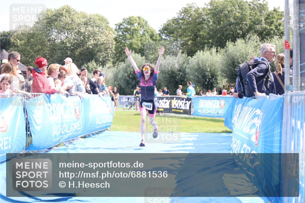 25.08.2024 - Elbe Triathlon Hamburg H.Heesch http://msf.ph/oto/6881536 25.08.2024 11:57:06 Ziel 1492, 1518 meine-sportfotos.de