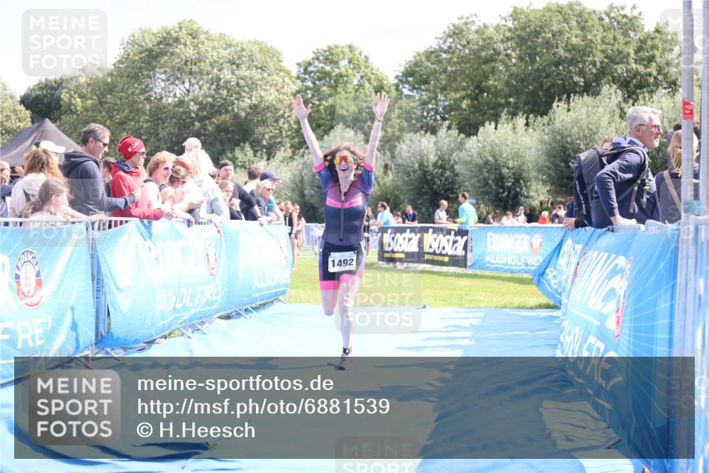 25.08.2024 - Elbe Triathlon Hamburg H.Heesch http://msf.ph/oto/6881539 25.08.2024 11:57:07 Ziel 1492 meine-sportfotos.de