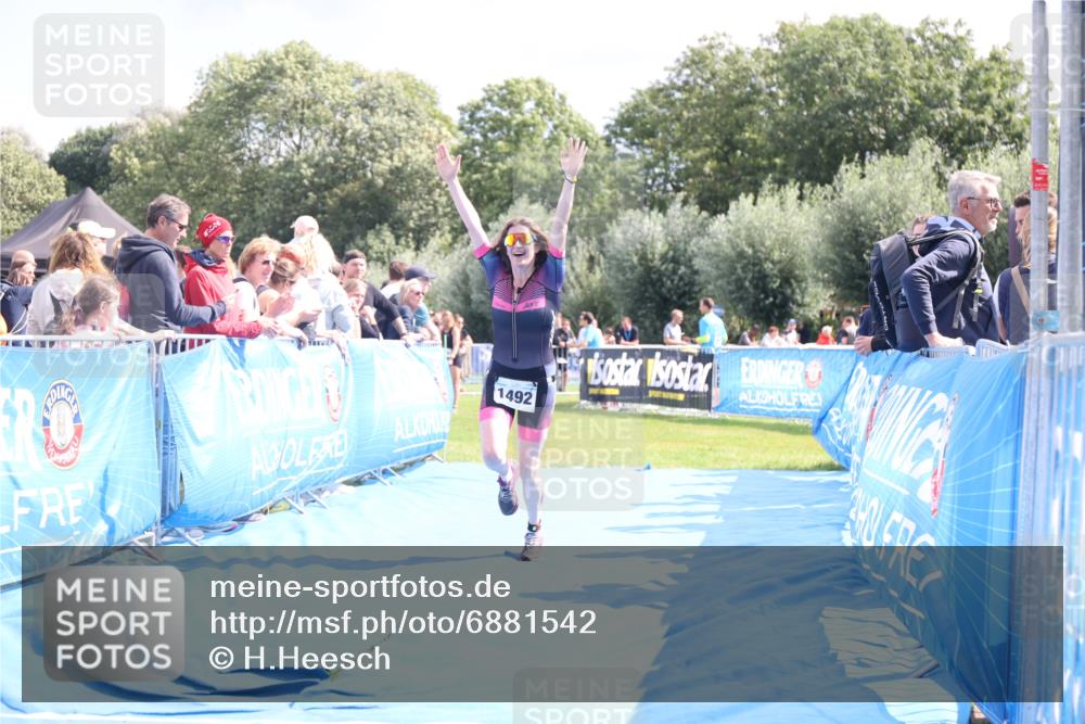 25.08.2024 - Elbe Triathlon Hamburg H.Heesch http://msf.ph/oto/6881542 25.08.2024 11:57:07 Ziel 1492 meine-sportfotos.de