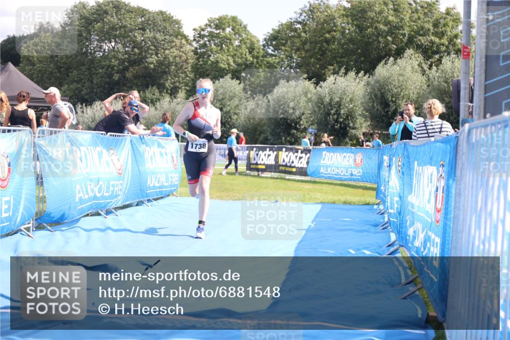 25.08.2024 - Elbe Triathlon Hamburg H.Heesch http://msf.ph/oto/6881548 25.08.2024 12:35:14 Ziel 1738 meine-sportfotos.de