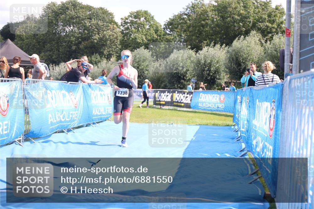 25.08.2024 - Elbe Triathlon Hamburg H.Heesch http://msf.ph/oto/6881550 25.08.2024 12:35:14 Ziel 1738 meine-sportfotos.de