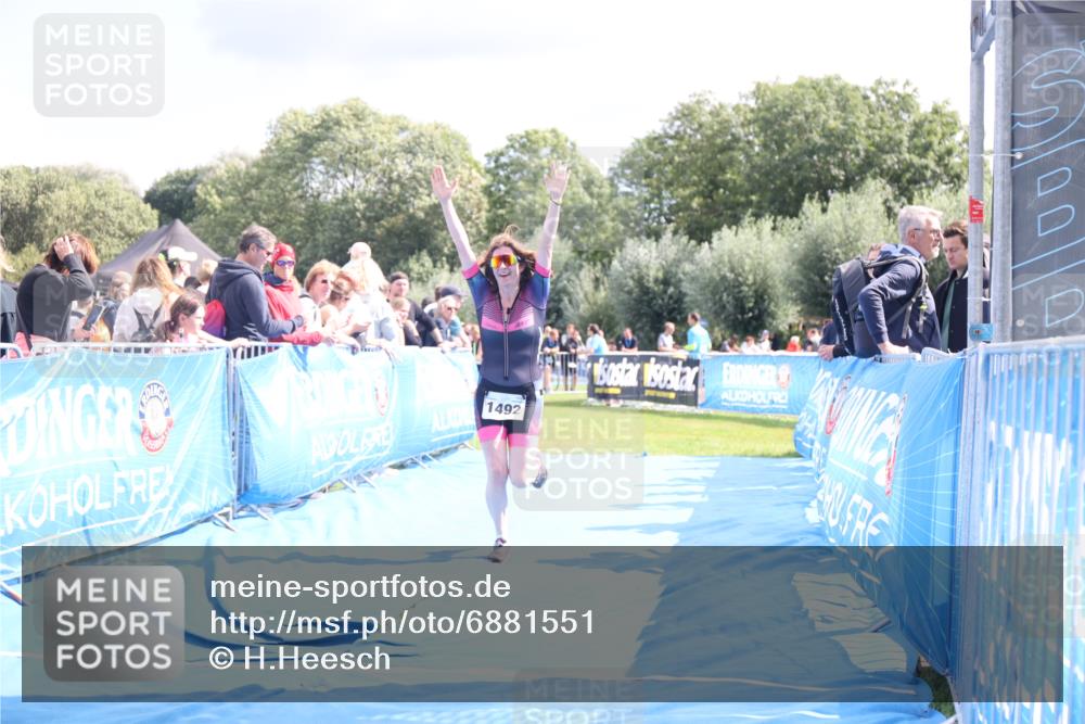 25.08.2024 - Elbe Triathlon Hamburg H.Heesch http://msf.ph/oto/6881551 25.08.2024 11:57:07 Ziel 1492 meine-sportfotos.de
