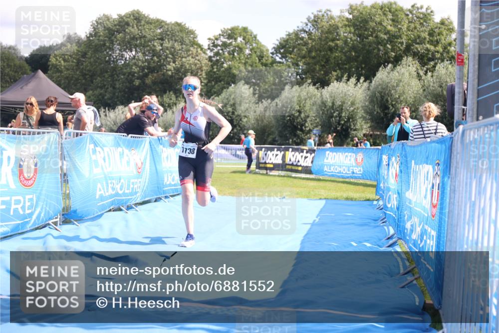 25.08.2024 - Elbe Triathlon Hamburg H.Heesch http://msf.ph/oto/6881552 25.08.2024 12:35:14 Ziel 1738 meine-sportfotos.de