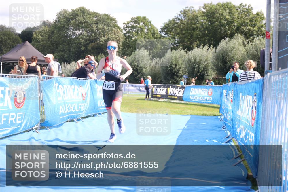 25.08.2024 - Elbe Triathlon Hamburg H.Heesch http://msf.ph/oto/6881555 25.08.2024 12:35:14 Ziel 1738 meine-sportfotos.de