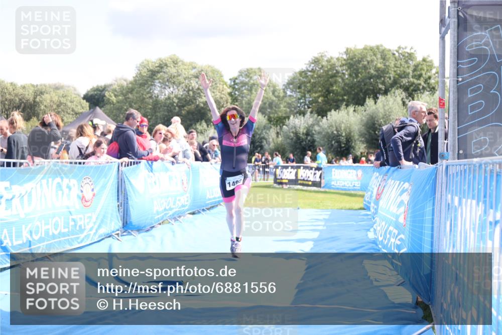 25.08.2024 - Elbe Triathlon Hamburg H.Heesch http://msf.ph/oto/6881556 25.08.2024 11:57:07 Ziel 1492 meine-sportfotos.de