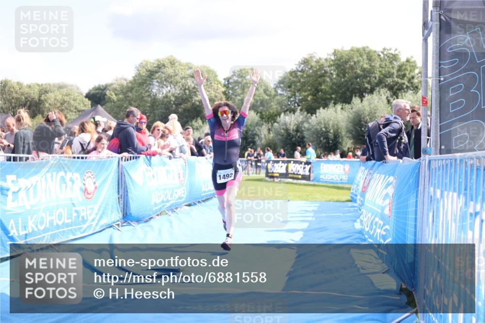 25.08.2024 - Elbe Triathlon Hamburg H.Heesch http://msf.ph/oto/6881558 25.08.2024 11:57:07 Ziel 1492 meine-sportfotos.de