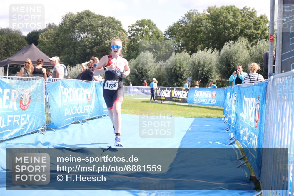 25.08.2024 - Elbe Triathlon Hamburg H.Heesch http://msf.ph/oto/6881559 25.08.2024 12:35:14 Ziel 1738 meine-sportfotos.de