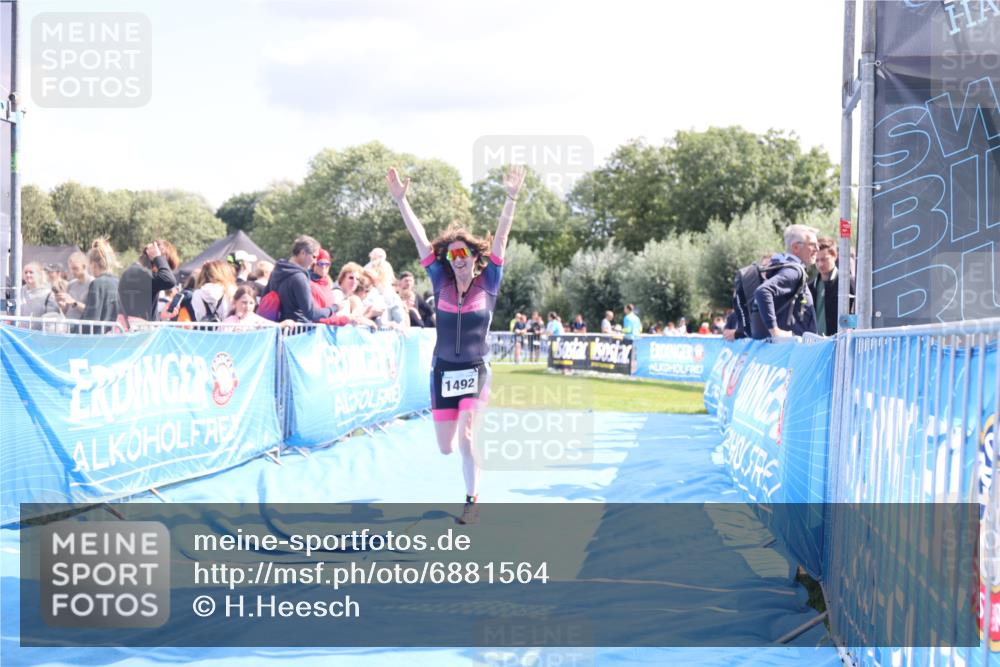 25.08.2024 - Elbe Triathlon Hamburg H.Heesch http://msf.ph/oto/6881564 25.08.2024 11:57:08 Ziel 1492 meine-sportfotos.de