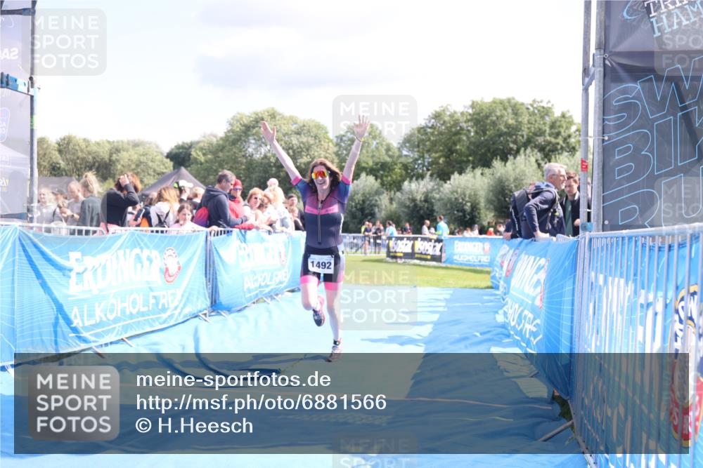 25.08.2024 - Elbe Triathlon Hamburg H.Heesch http://msf.ph/oto/6881566 25.08.2024 11:57:08 Ziel 1492 meine-sportfotos.de