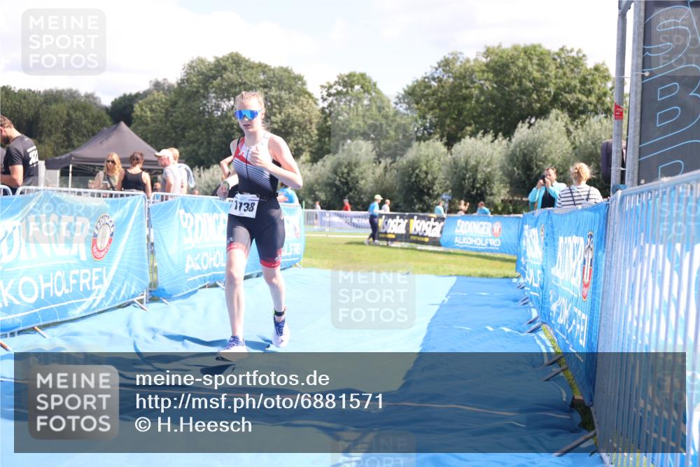 25.08.2024 - Elbe Triathlon Hamburg H.Heesch http://msf.ph/oto/6881571 25.08.2024 12:35:15 Ziel 1738 meine-sportfotos.de