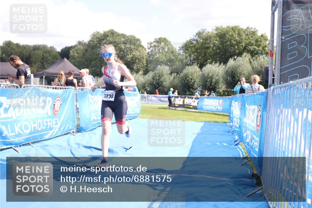 25.08.2024 - Elbe Triathlon Hamburg H.Heesch http://msf.ph/oto/6881575 25.08.2024 12:35:15 Ziel 1738 meine-sportfotos.de