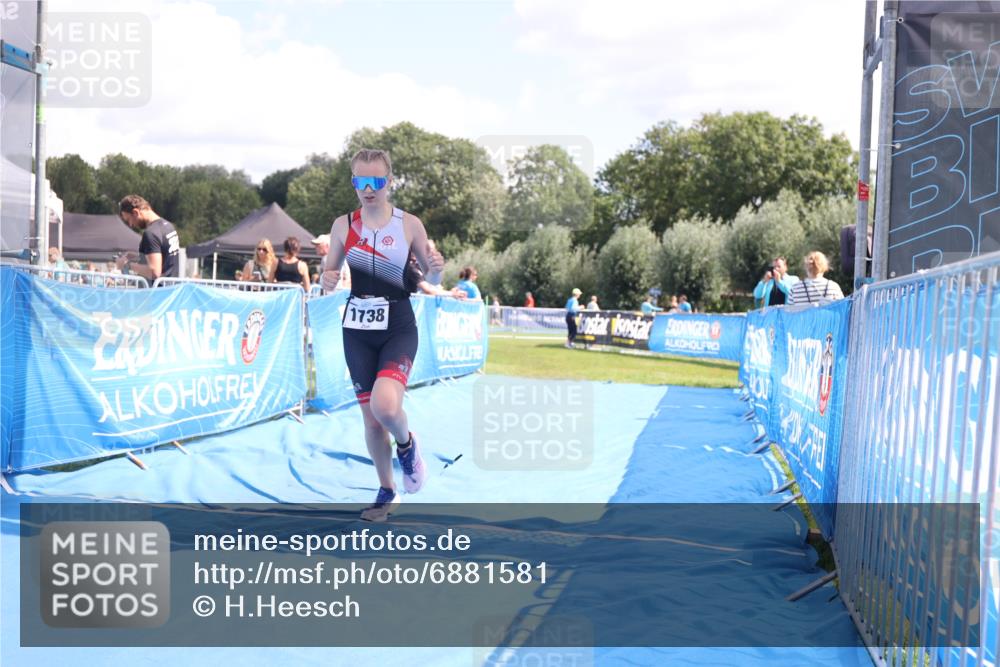 25.08.2024 - Elbe Triathlon Hamburg H.Heesch http://msf.ph/oto/6881581 25.08.2024 12:35:15 Ziel 1738 meine-sportfotos.de