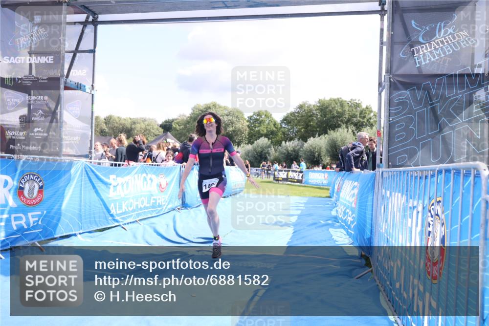 25.08.2024 - Elbe Triathlon Hamburg H.Heesch http://msf.ph/oto/6881582 25.08.2024 11:57:08 Ziel 1492 meine-sportfotos.de