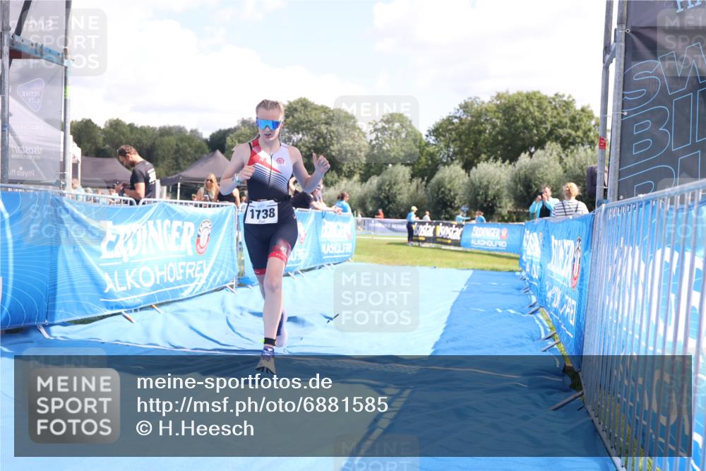 25.08.2024 - Elbe Triathlon Hamburg H.Heesch http://msf.ph/oto/6881585 25.08.2024 12:35:15 Ziel 1738 meine-sportfotos.de