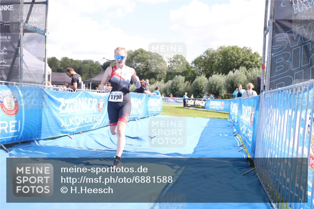 25.08.2024 - Elbe Triathlon Hamburg H.Heesch http://msf.ph/oto/6881588 25.08.2024 12:35:15 Ziel 1738 meine-sportfotos.de