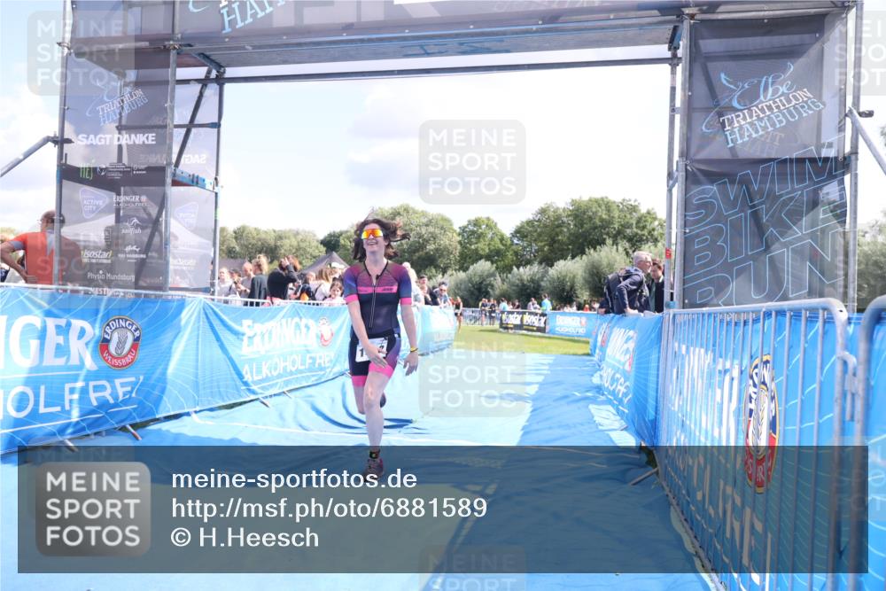 25.08.2024 - Elbe Triathlon Hamburg H.Heesch http://msf.ph/oto/6881589 25.08.2024 11:57:08 Ziel 1492 meine-sportfotos.de