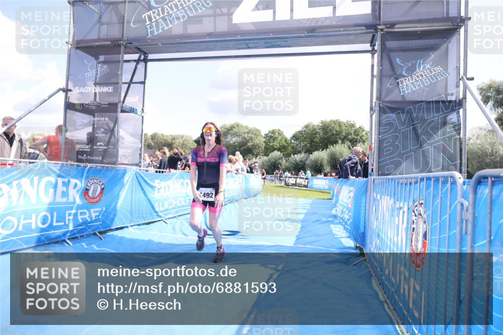 25.08.2024 - Elbe Triathlon Hamburg H.Heesch http://msf.ph/oto/6881593 25.08.2024 11:57:08 Ziel 1492 meine-sportfotos.de