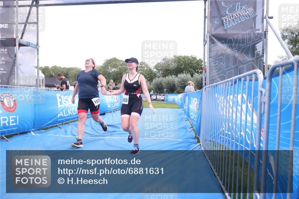 25.08.2024 - Elbe Triathlon Hamburg H.Heesch http://msf.ph/oto/6881631 25.08.2024 12:36:13 Ziel 1535, 1633 meine-sportfotos.de