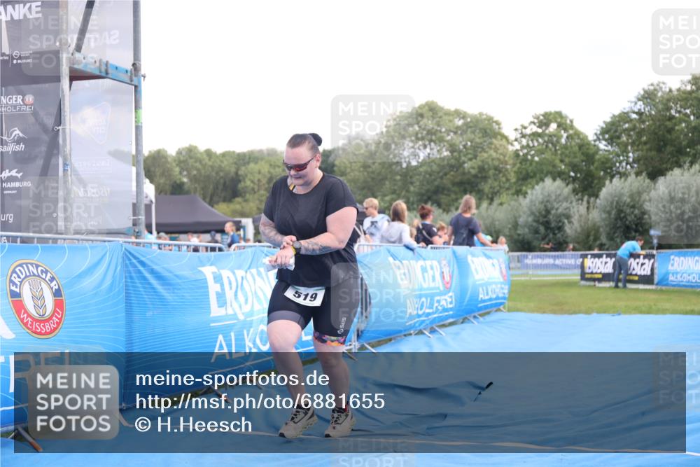 25.08.2024 - Elbe Triathlon Hamburg H.Heesch http://msf.ph/oto/6881655 25.08.2024 12:36:55 Ziel 519 meine-sportfotos.de
