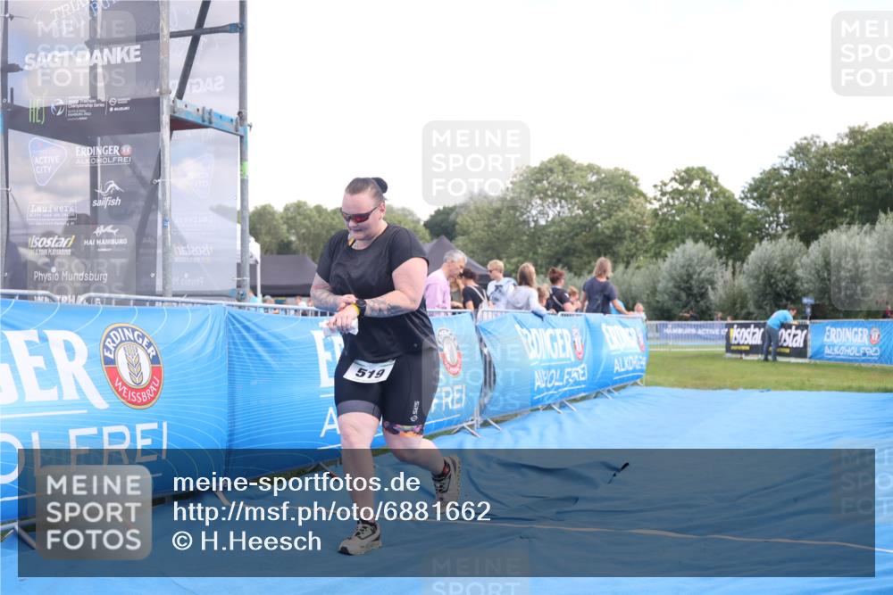 25.08.2024 - Elbe Triathlon Hamburg H.Heesch http://msf.ph/oto/6881662 25.08.2024 12:36:55 Ziel 519 meine-sportfotos.de