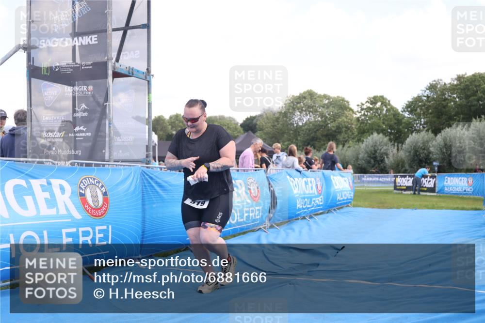 25.08.2024 - Elbe Triathlon Hamburg H.Heesch http://msf.ph/oto/6881666 25.08.2024 12:36:55 Ziel 519 meine-sportfotos.de