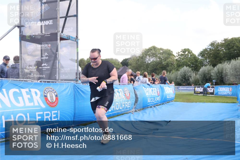 25.08.2024 - Elbe Triathlon Hamburg H.Heesch http://msf.ph/oto/6881668 25.08.2024 12:36:55 Ziel 519 meine-sportfotos.de