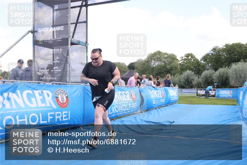 25.08.2024 - Elbe Triathlon Hamburg H.Heesch http://msf.ph/oto/6881672 25.08.2024 12:36:55 Ziel 519 meine-sportfotos.de