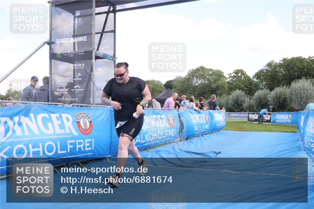25.08.2024 - Elbe Triathlon Hamburg H.Heesch http://msf.ph/oto/6881674 25.08.2024 12:36:55 Ziel 519 meine-sportfotos.de