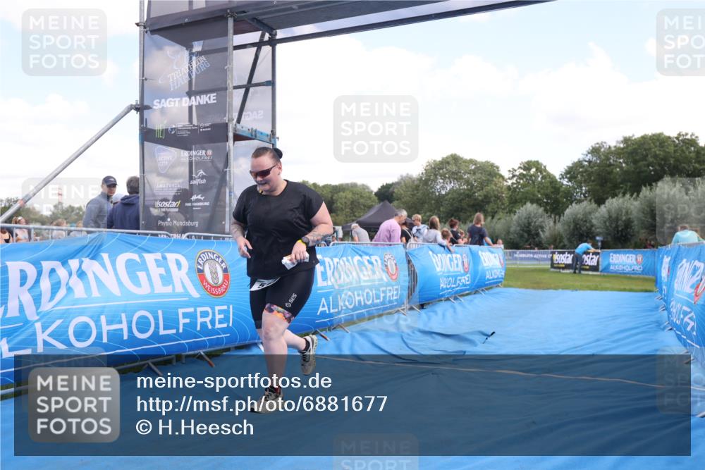 25.08.2024 - Elbe Triathlon Hamburg H.Heesch http://msf.ph/oto/6881677 25.08.2024 12:36:55 Ziel 519 meine-sportfotos.de