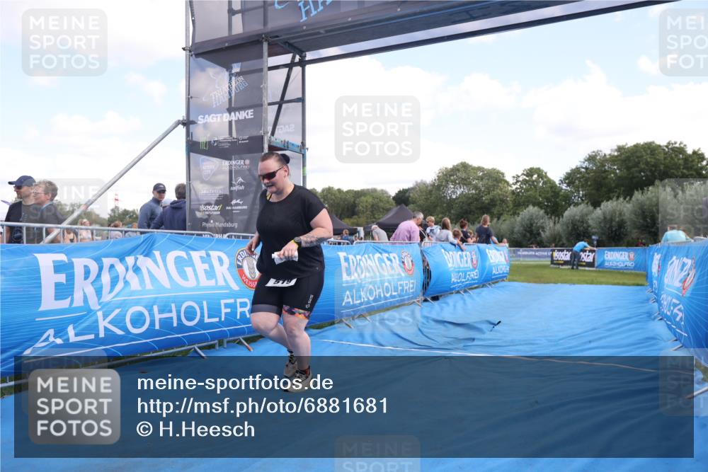 25.08.2024 - Elbe Triathlon Hamburg H.Heesch http://msf.ph/oto/6881681 25.08.2024 12:36:55 Ziel 519 meine-sportfotos.de