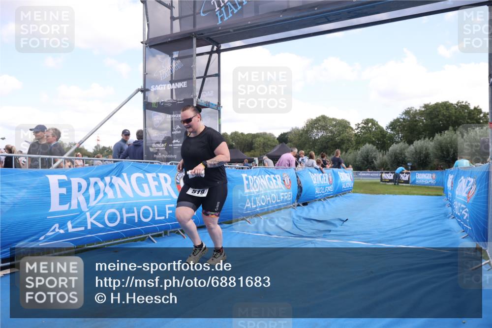25.08.2024 - Elbe Triathlon Hamburg H.Heesch http://msf.ph/oto/6881683 25.08.2024 12:36:56 Ziel 519 meine-sportfotos.de