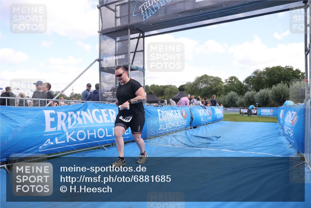 25.08.2024 - Elbe Triathlon Hamburg H.Heesch http://msf.ph/oto/6881685 25.08.2024 12:36:56 Ziel 519 meine-sportfotos.de