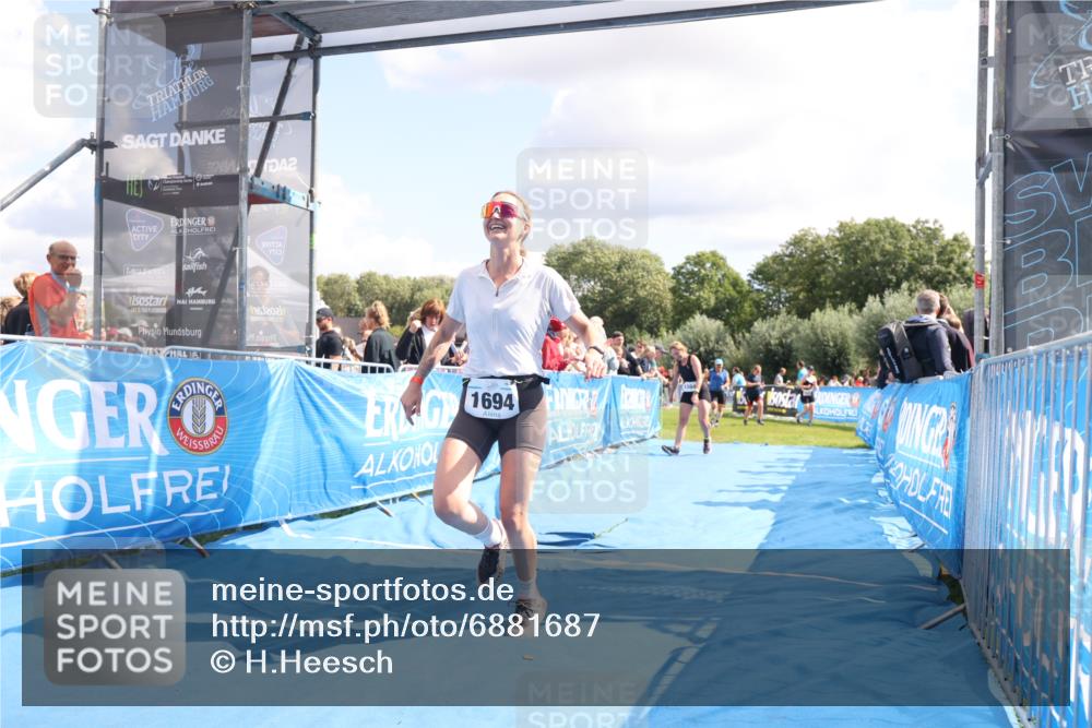 25.08.2024 - Elbe Triathlon Hamburg H.Heesch http://msf.ph/oto/6881687 25.08.2024 11:57:26 Ziel 1426, 1564, 1689, 1694 meine-sportfotos.de
