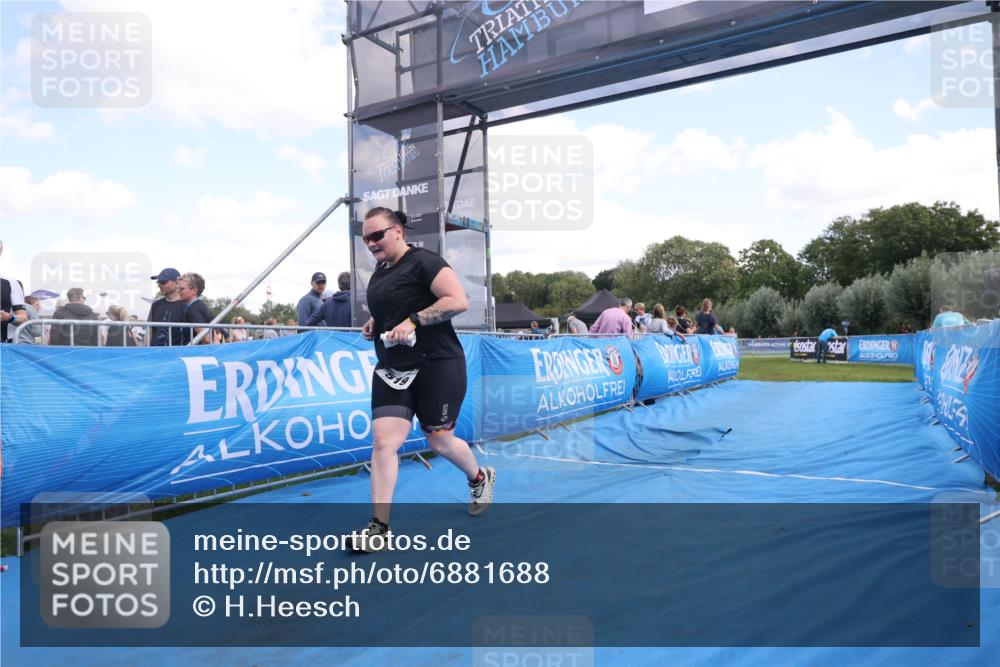 25.08.2024 - Elbe Triathlon Hamburg H.Heesch http://msf.ph/oto/6881688 25.08.2024 12:36:56 Ziel 519 meine-sportfotos.de
