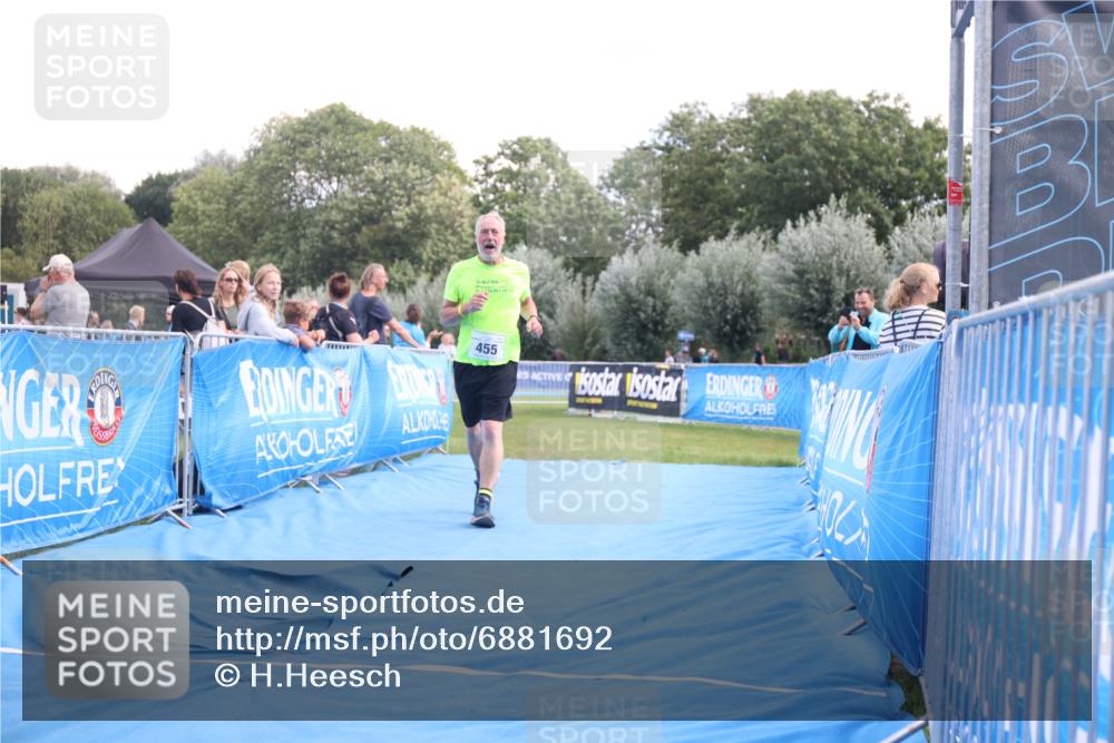 25.08.2024 - Elbe Triathlon Hamburg H.Heesch http://msf.ph/oto/6881692 25.08.2024 12:37:16 Ziel 455 meine-sportfotos.de