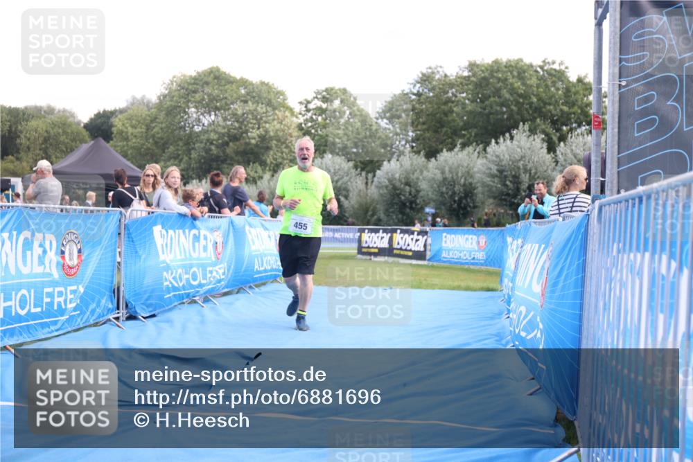 25.08.2024 - Elbe Triathlon Hamburg H.Heesch http://msf.ph/oto/6881696 25.08.2024 12:37:16 Ziel 455 meine-sportfotos.de