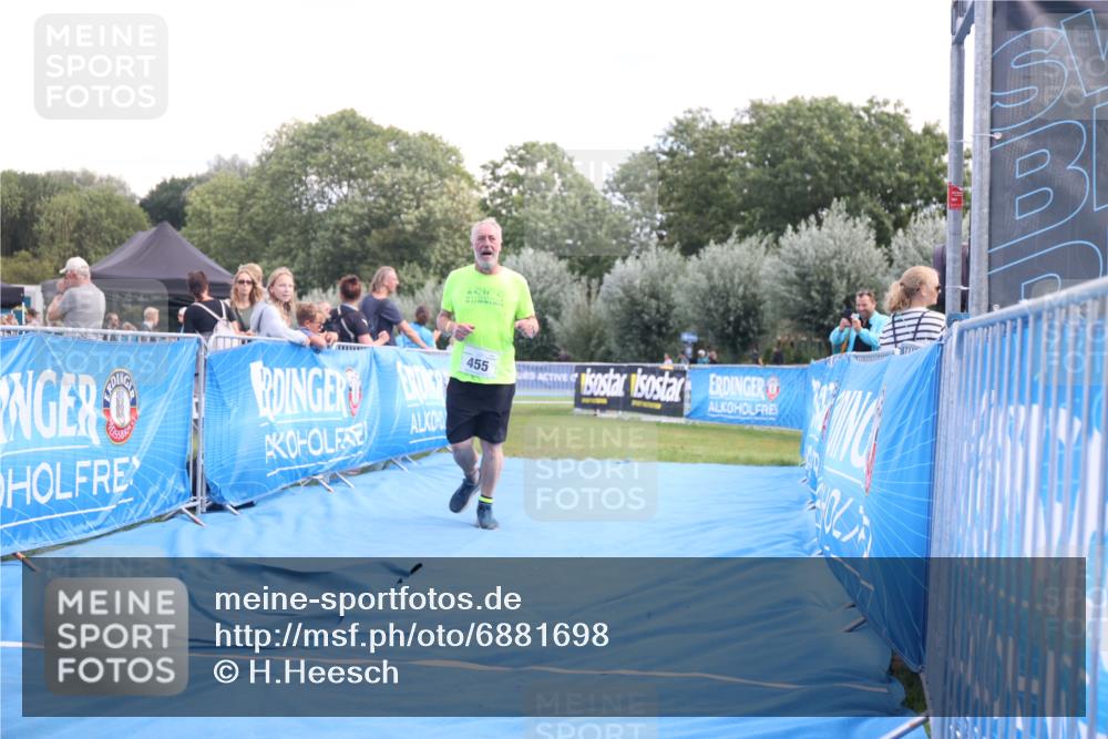 25.08.2024 - Elbe Triathlon Hamburg H.Heesch http://msf.ph/oto/6881698 25.08.2024 12:37:16 Ziel 455 meine-sportfotos.de