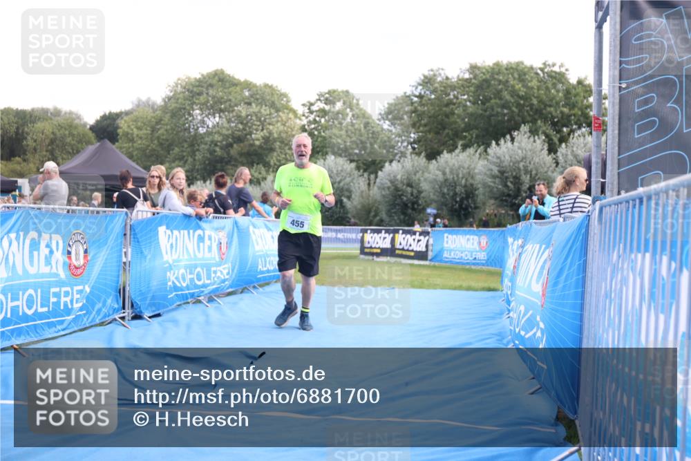 25.08.2024 - Elbe Triathlon Hamburg H.Heesch http://msf.ph/oto/6881700 25.08.2024 12:37:16 Ziel 455 meine-sportfotos.de