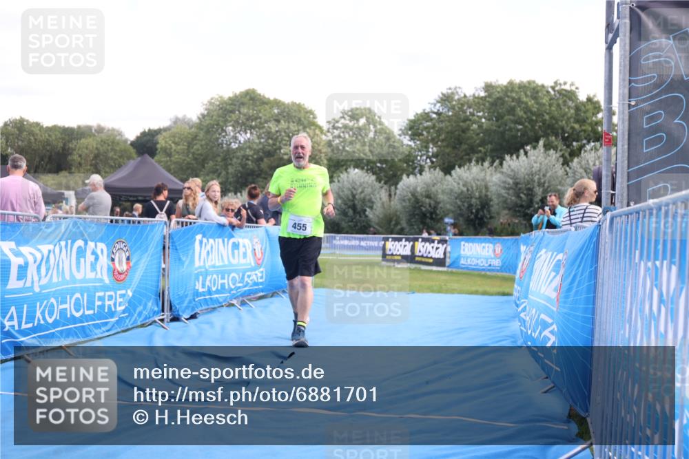 25.08.2024 - Elbe Triathlon Hamburg H.Heesch http://msf.ph/oto/6881701 25.08.2024 12:37:17 Ziel 455 meine-sportfotos.de
