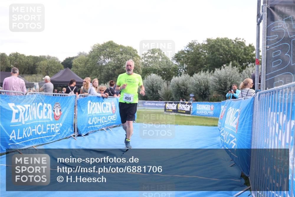 25.08.2024 - Elbe Triathlon Hamburg H.Heesch http://msf.ph/oto/6881706 25.08.2024 12:37:17 Ziel 455 meine-sportfotos.de