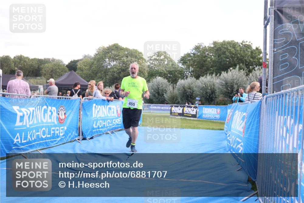 25.08.2024 - Elbe Triathlon Hamburg H.Heesch http://msf.ph/oto/6881707 25.08.2024 12:37:17 Ziel 455 meine-sportfotos.de