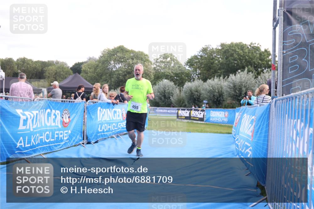 25.08.2024 - Elbe Triathlon Hamburg H.Heesch http://msf.ph/oto/6881709 25.08.2024 12:37:17 Ziel 455 meine-sportfotos.de