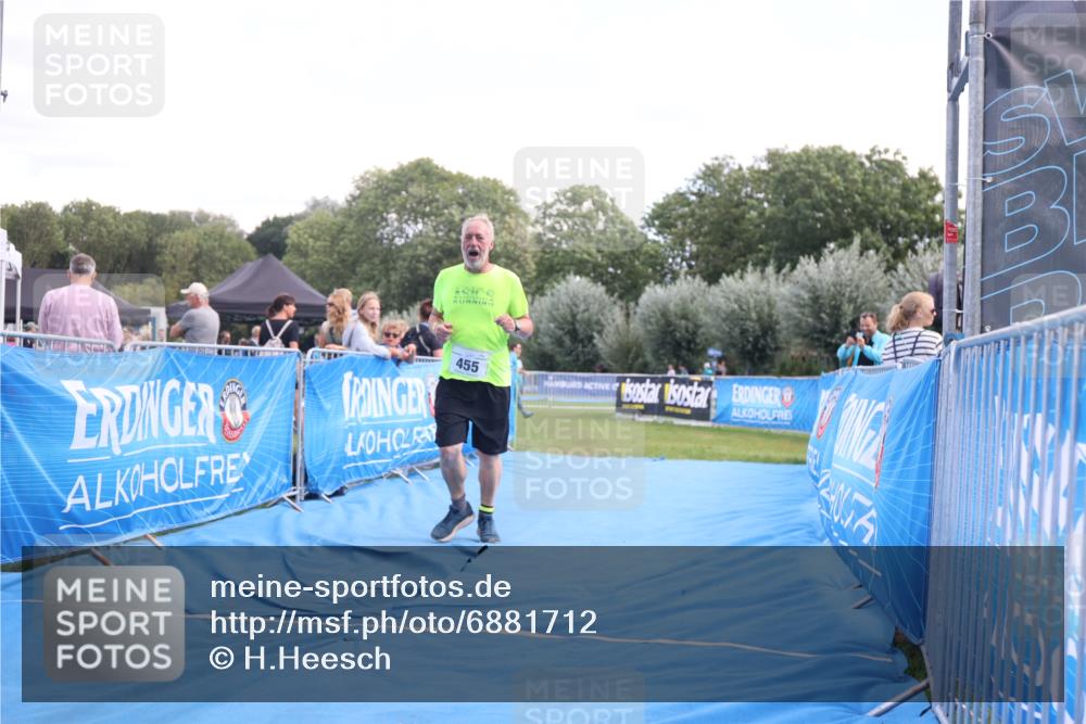 25.08.2024 - Elbe Triathlon Hamburg H.Heesch http://msf.ph/oto/6881712 25.08.2024 12:37:17 Ziel 455 meine-sportfotos.de