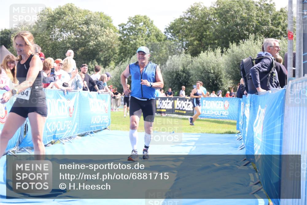 25.08.2024 - Elbe Triathlon Hamburg H.Heesch http://msf.ph/oto/6881715 25.08.2024 11:57:32 Ziel 1426, 1544, 1564, 1694 meine-sportfotos.de