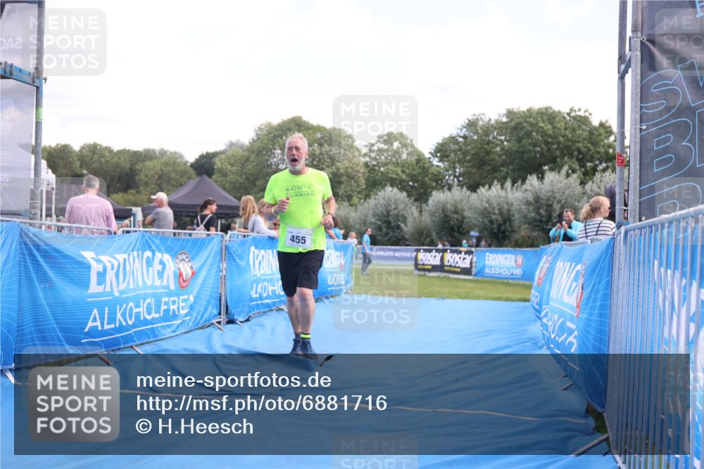 25.08.2024 - Elbe Triathlon Hamburg H.Heesch http://msf.ph/oto/6881716 25.08.2024 12:37:17 Ziel 455 meine-sportfotos.de