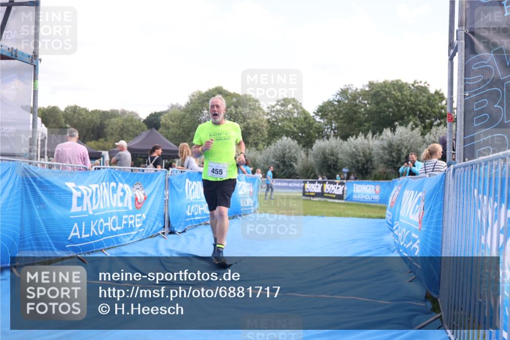 25.08.2024 - Elbe Triathlon Hamburg H.Heesch http://msf.ph/oto/6881717 25.08.2024 12:37:17 Ziel 455 meine-sportfotos.de