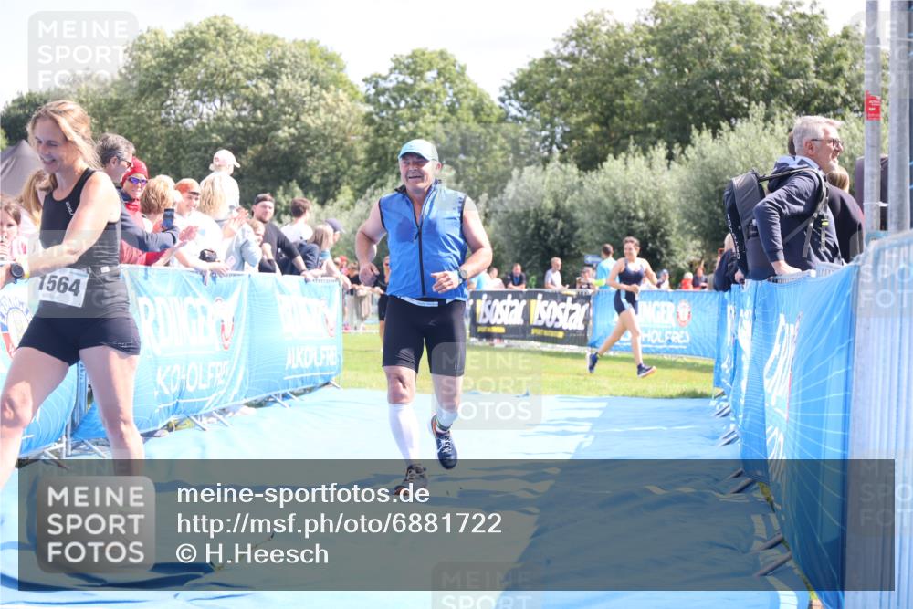 25.08.2024 - Elbe Triathlon Hamburg H.Heesch http://msf.ph/oto/6881722 25.08.2024 11:57:32 Ziel 1426, 1544, 1564, 1694 meine-sportfotos.de
