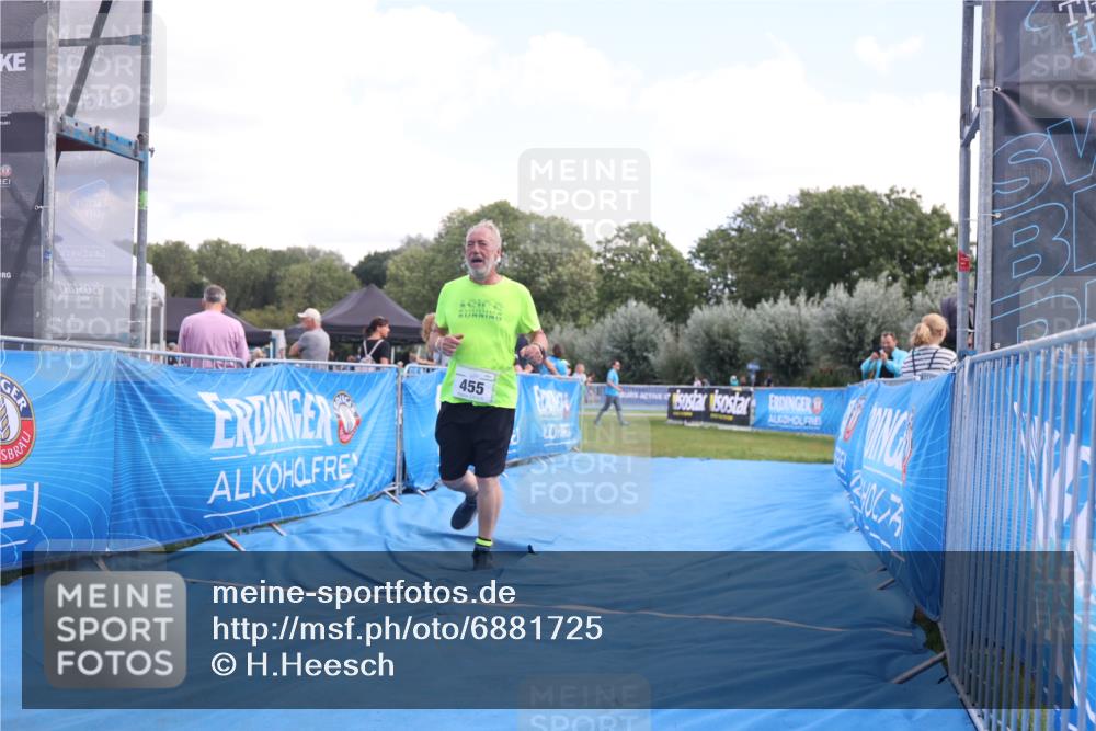 25.08.2024 - Elbe Triathlon Hamburg H.Heesch http://msf.ph/oto/6881725 25.08.2024 12:37:18 Ziel 455 meine-sportfotos.de