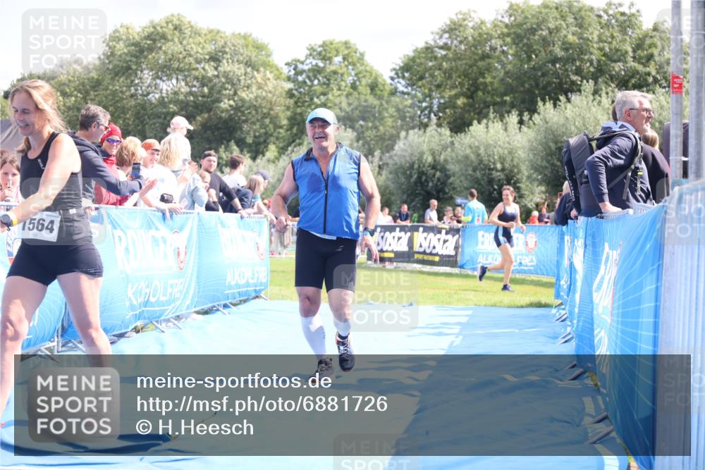 25.08.2024 - Elbe Triathlon Hamburg H.Heesch http://msf.ph/oto/6881726 25.08.2024 11:57:32 Ziel 1426, 1544, 1564, 1694 meine-sportfotos.de