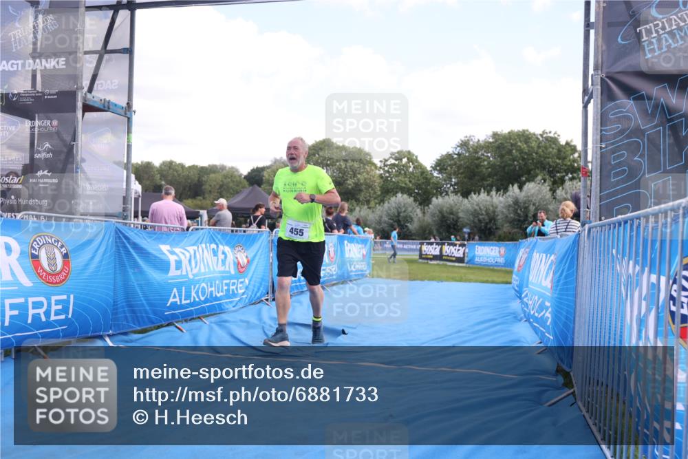 25.08.2024 - Elbe Triathlon Hamburg H.Heesch http://msf.ph/oto/6881733 25.08.2024 12:37:18 Ziel 455 meine-sportfotos.de